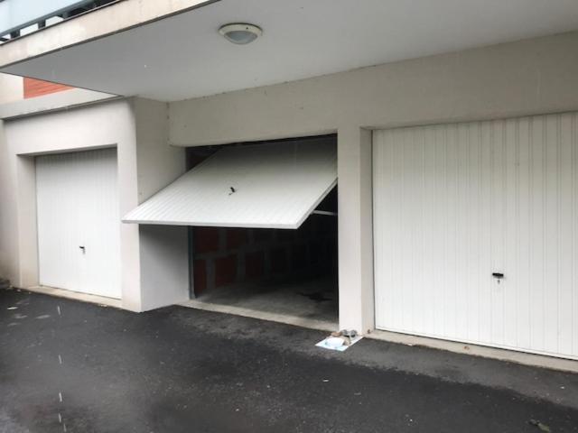 Le Clos Fleuri F3 Terrasse & Garage Clermont-Ferrand Exterior photo